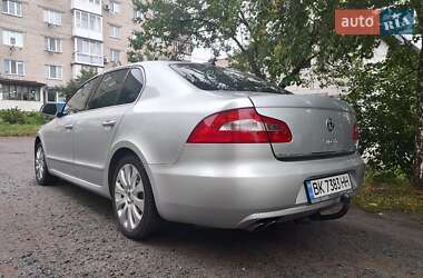 Лифтбек Skoda Superb 2009 в 