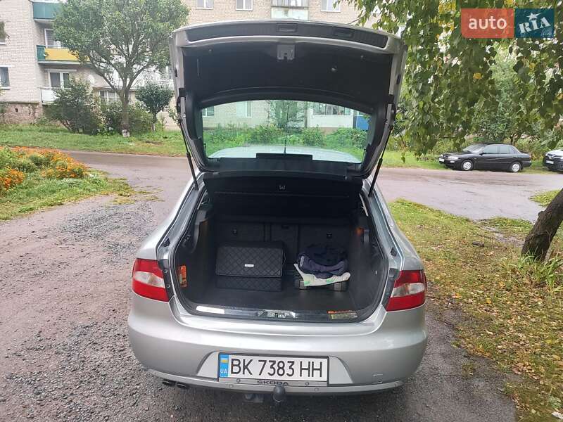 Лифтбек Skoda Superb 2009 в Дубно
