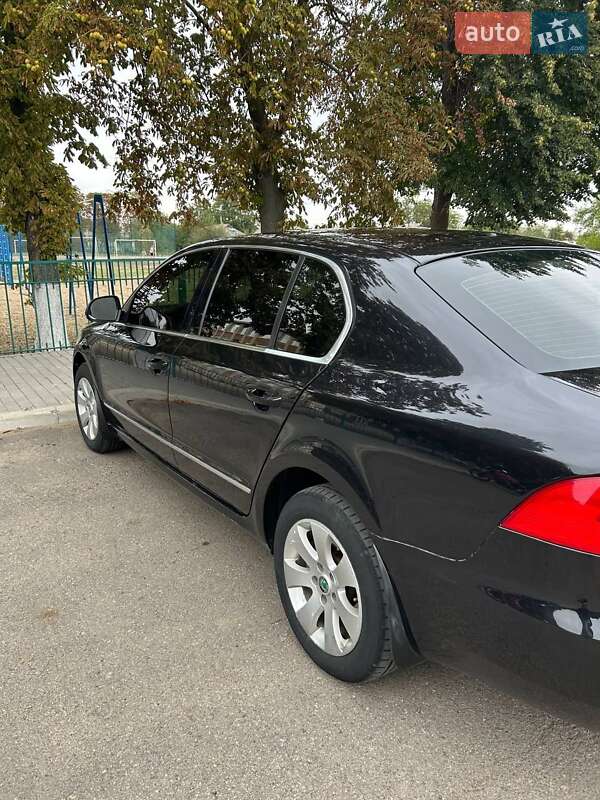 Лифтбек Skoda Superb 2011 в Николаеве