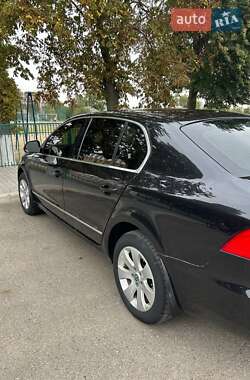 Лифтбек Skoda Superb 2011 в 
