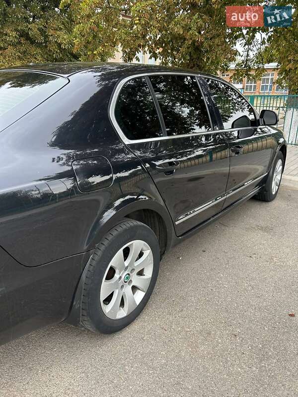 Лифтбек Skoda Superb 2011 в Николаеве