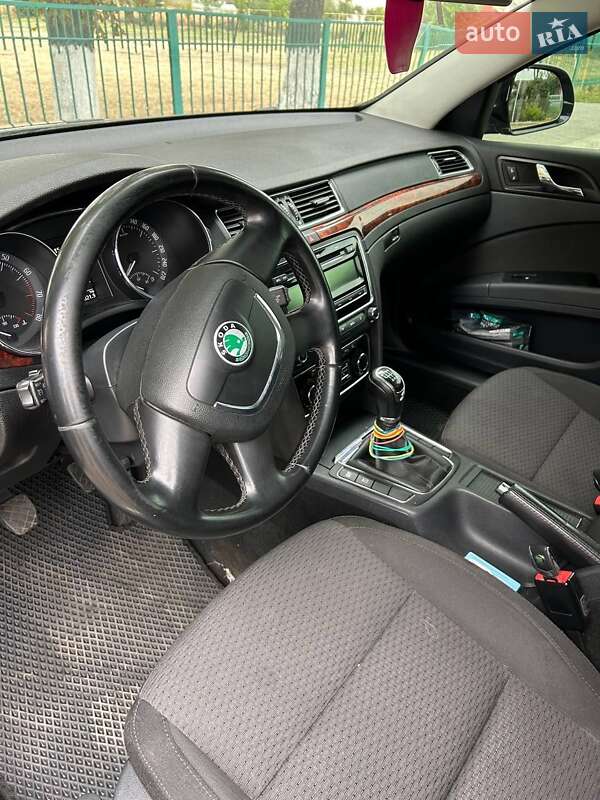 Лифтбек Skoda Superb 2011 в Николаеве