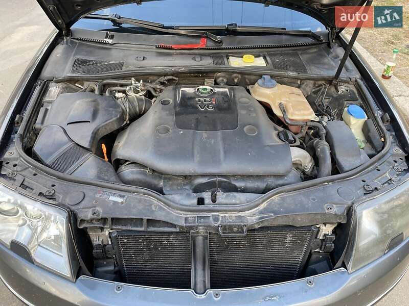 Лифтбек Skoda Superb 2002 в Николаеве