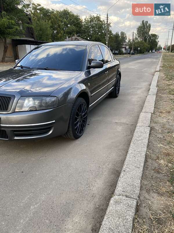 Лифтбек Skoda Superb 2002 в Николаеве