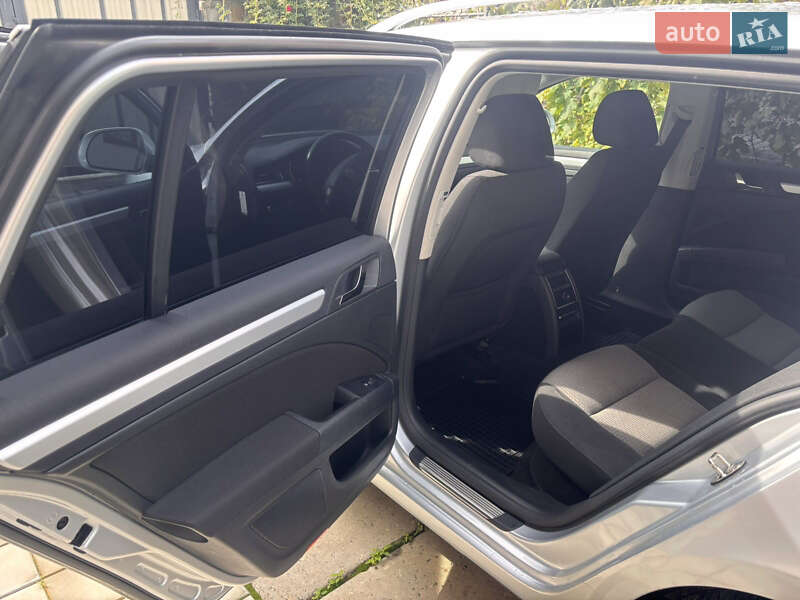 Универсал Skoda Superb 2012 в Дрогобыче