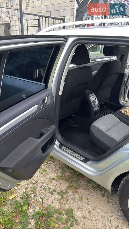 Универсал Skoda Superb 2012 в Дрогобыче