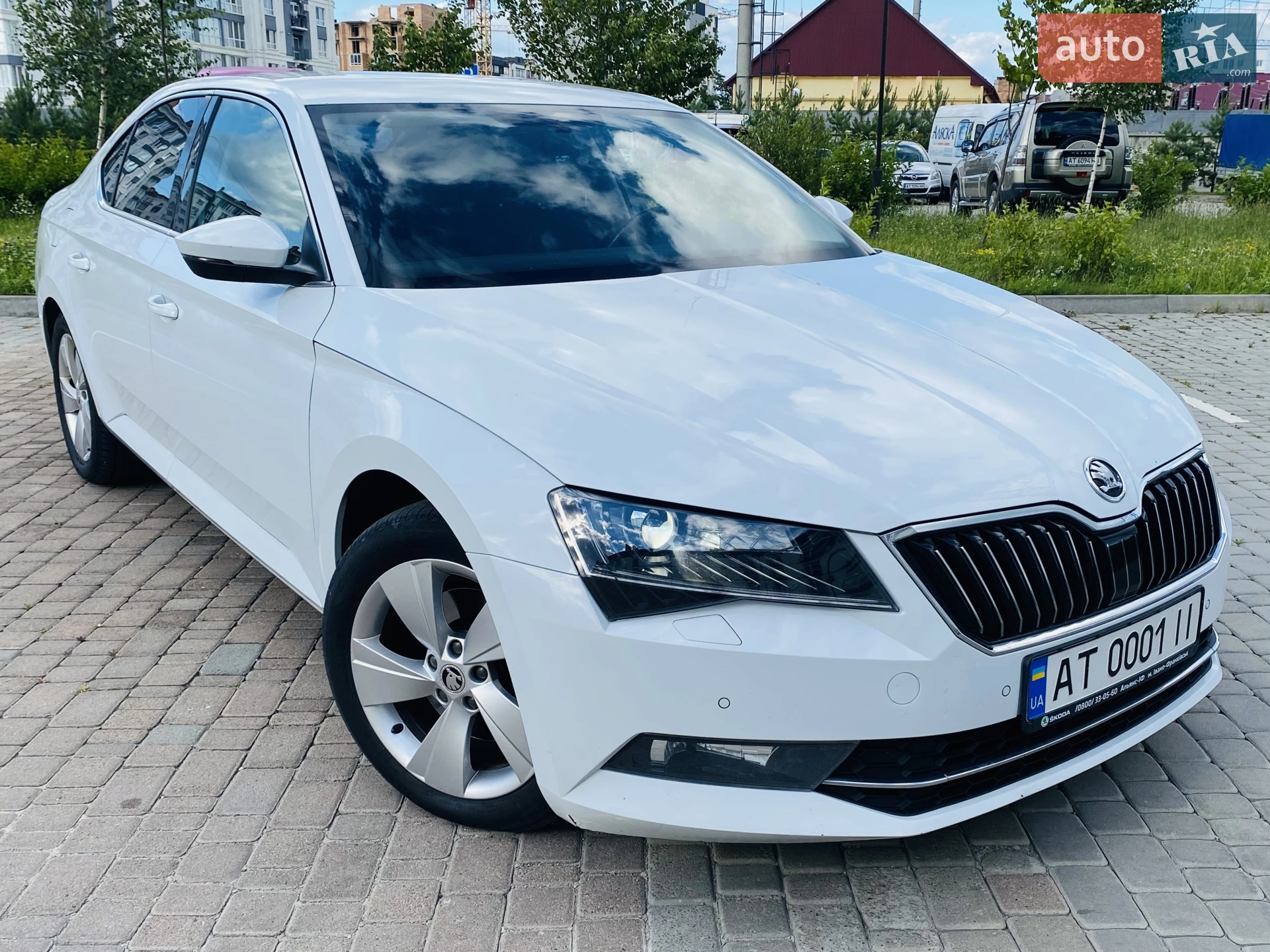 2016 Skoda Superb - мініатюра 2