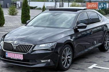Лифтбек Skoda Superb 2017 в 