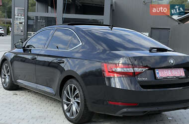 Лифтбек Skoda Superb 2017 в 