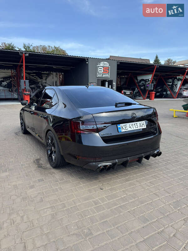 Лифтбек Skoda Superb 2016 в Кривом Роге