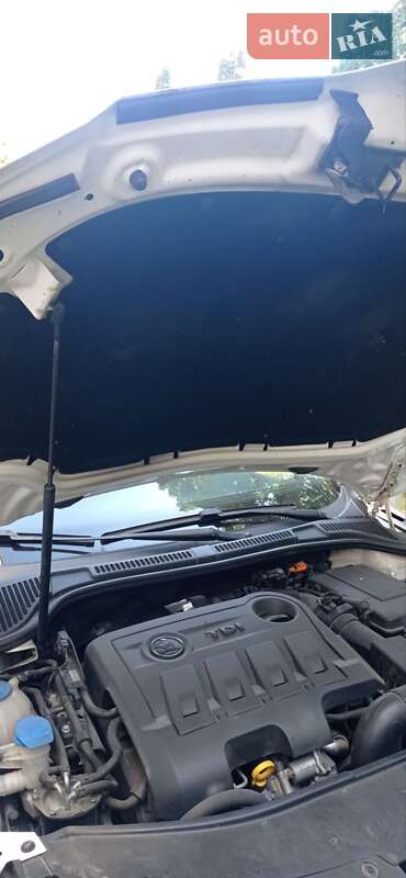 Універсал Skoda Superb 2013 в Чернігові