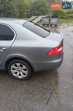 Лифтбек Skoda Superb 2012 в 