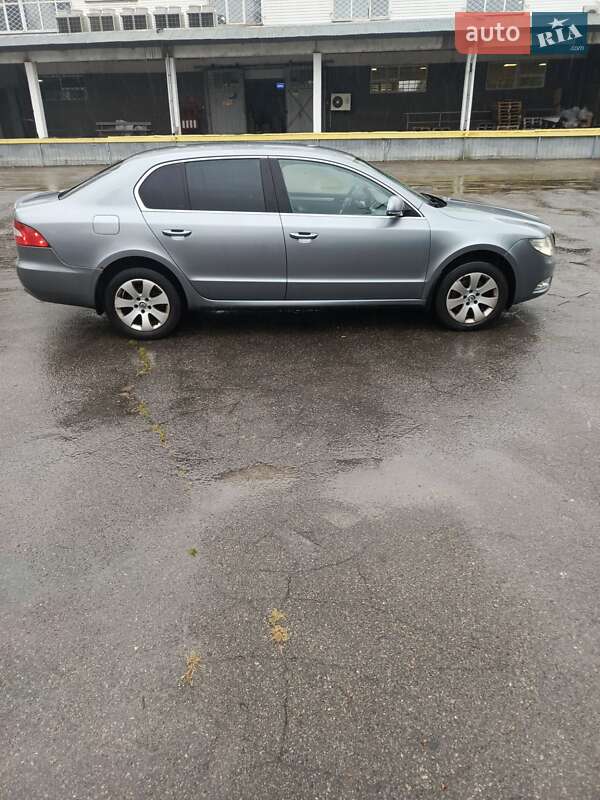 Лифтбек Skoda Superb 2012 в Киеве