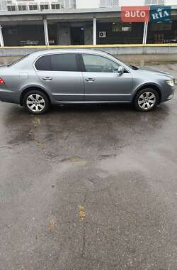 Лифтбек Skoda Superb 2012 в 