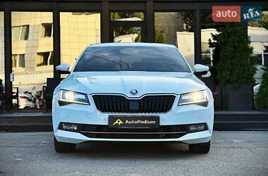 Лифтбек Skoda Superb 2019 в 
