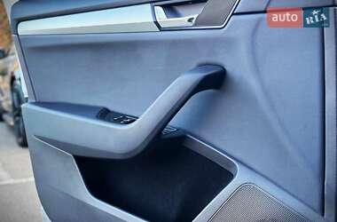 Лифтбек Skoda Superb 2019 в 