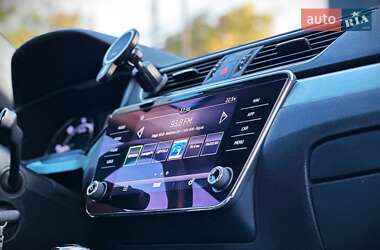 Лифтбек Skoda Superb 2019 в 