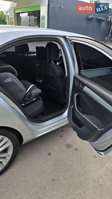 Лифтбек Skoda Superb 2016 в Волочиске