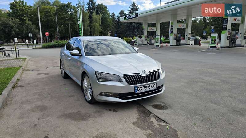 Лифтбек Skoda Superb 2016 в Волочиске
