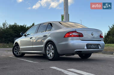 Лифтбек Skoda Superb 2013 в 