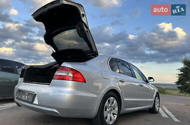 Лифтбек Skoda Superb 2013 в 
