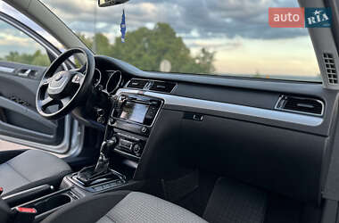 Лифтбек Skoda Superb 2013 в 
