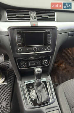 Лифтбек Skoda Superb 2013 в 