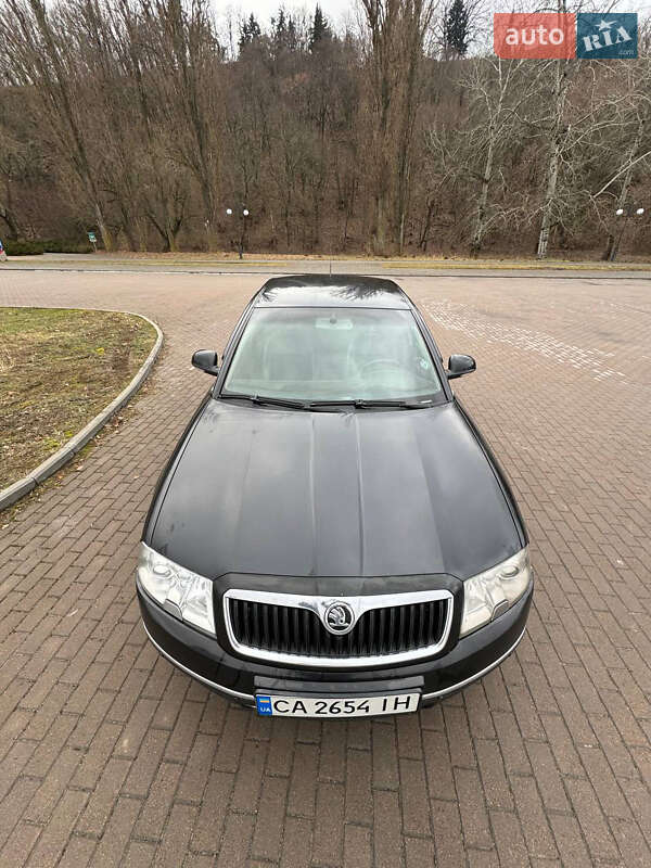 Лифтбек Skoda Superb 2007 в Каневе