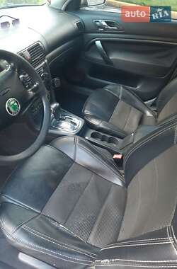Лифтбек Skoda Superb 2004 в 