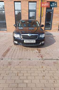 Лифтбек Skoda Superb 2011 в Буче