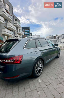 Универсал Skoda Superb 2017 в 