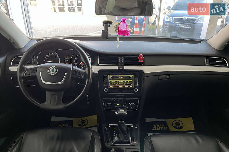 Универсал Skoda Superb 2010 в Шептицькому