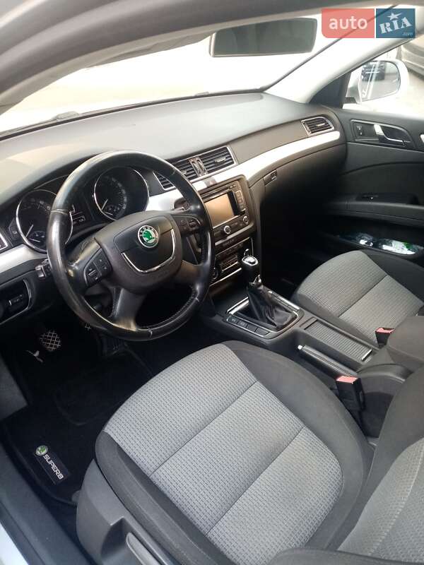 Універсал Skoda Superb 2013 в Тернополі