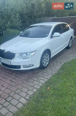 Лифтбек Skoda Superb 2012 в 
