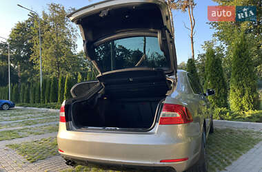 Лифтбек Skoda Superb 2013 в 