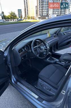 Лифтбек Skoda Superb 2011 в 