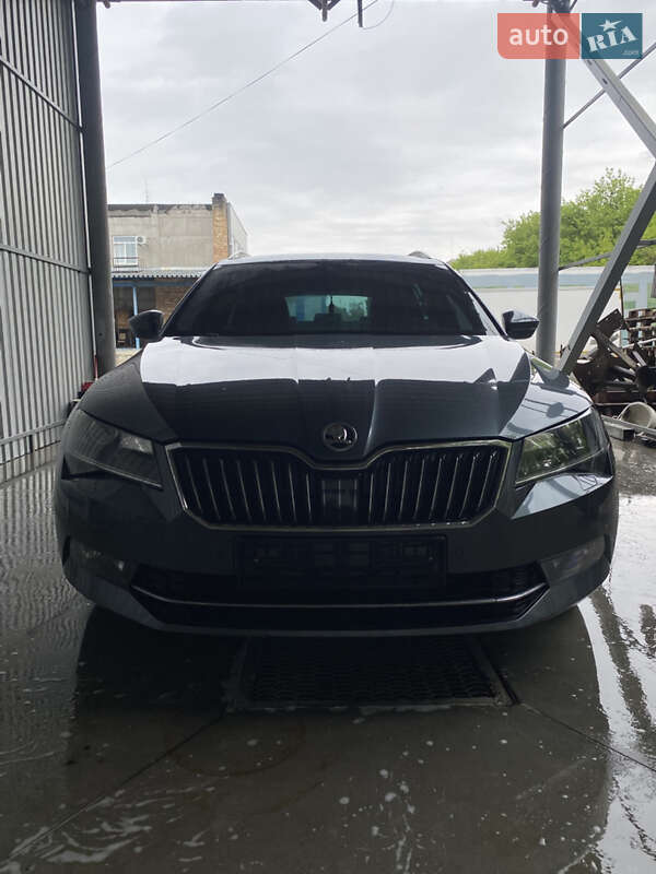 Универсал Skoda Superb 2018 в Киеве