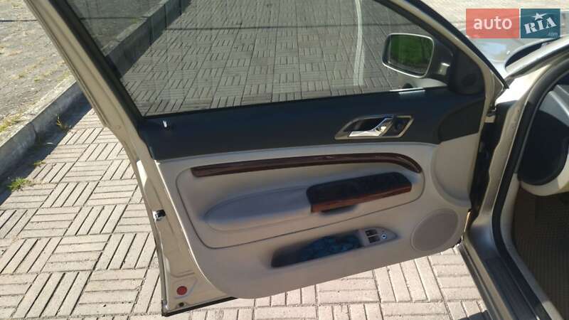 Лифтбек Skoda Superb 2004 в Жидачове