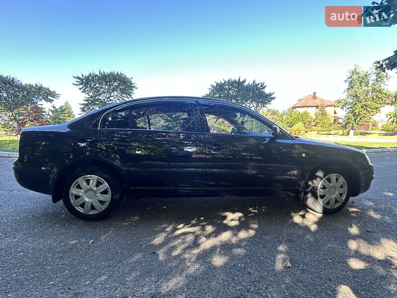 Лифтбек Skoda Superb 2004 в Переяславе