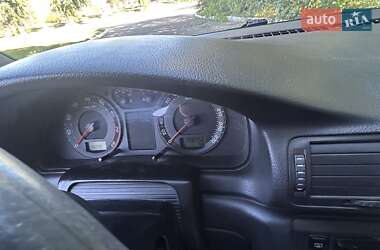 Лифтбек Skoda Superb 2004 в 