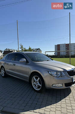 Лифтбек Skoda Superb 2010 в Львове