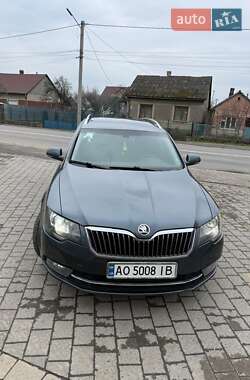 Универсал Skoda Superb 2015 в Ужгороде