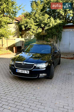 Лифтбек Skoda Superb 2012 в Львове