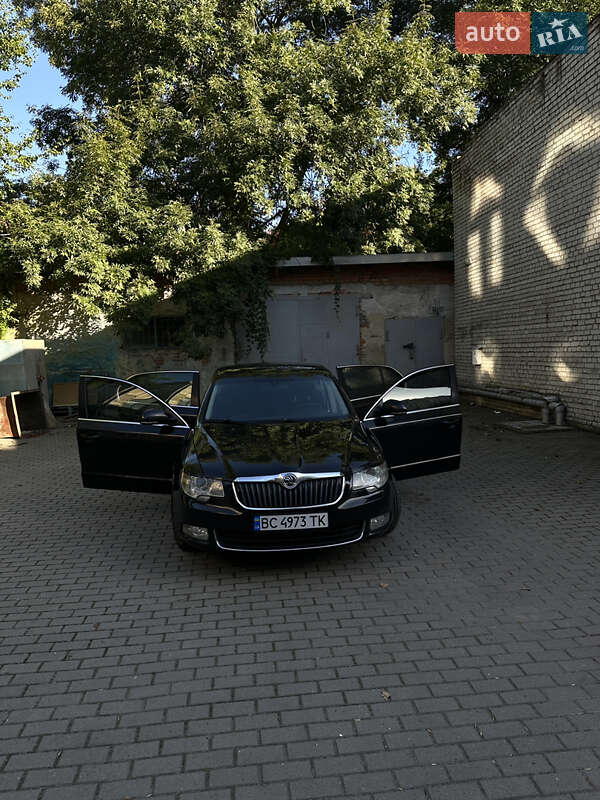 Лифтбек Skoda Superb 2012 в Львове