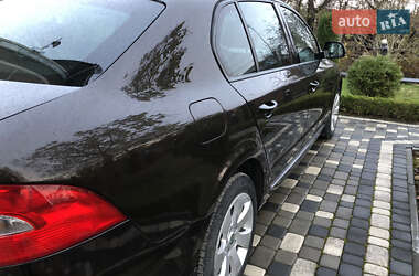 Лифтбек Skoda Superb 2012 в 