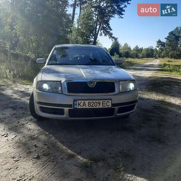 Лифтбек Skoda Superb 2003 в 