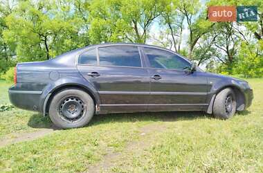 Лифтбек Skoda Superb 2004 в 