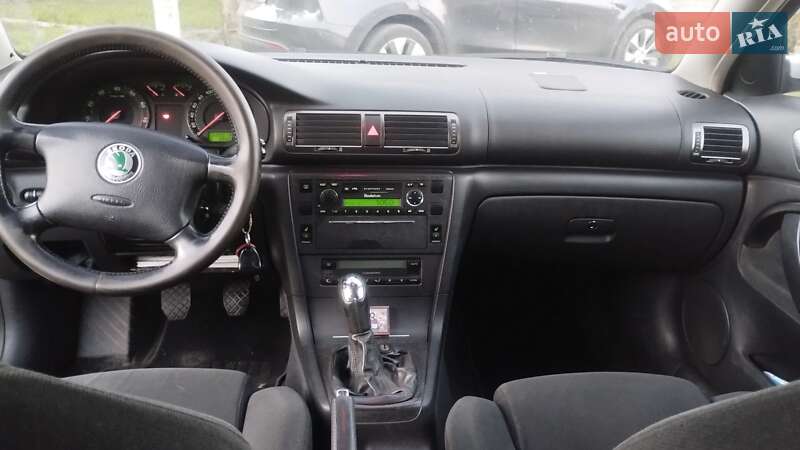 Лифтбек Skoda Superb 2002 в Львове
