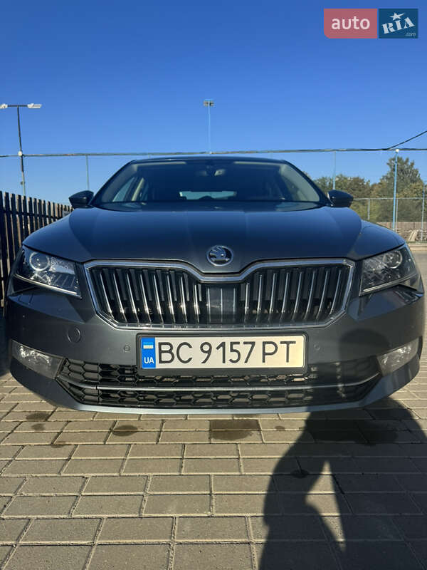 Лифтбек Skoda Superb 2018 в Львове