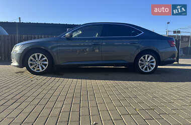 Лифтбек Skoda Superb 2018 в 